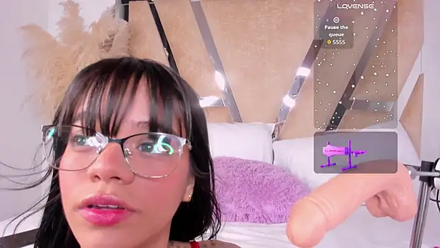 Snapshot of Samanthalyxx chatting on November 5, 1:44 pm Samanthalyxx online show from November 5, 1:44 pm