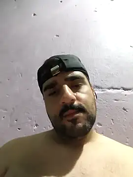 Snapshot of gusto14cm chatting on February 12, 4:40 am gusto14cm online show from February 12, 4:40 am