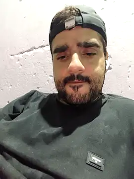 Snapshot of gusto14cm chatting on February 28, 2:45 am gusto14cm online show from February 28, 2:45 am