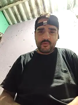 Snapshot of gusto14cm chatting on March 1, 3:30 am gusto14cm online show from March 1, 3:30 am