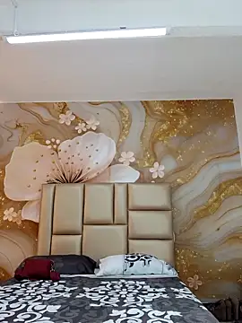 NahomiWalker  online show from April 7, 7:03 pm