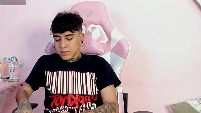 SantiOlsen online show from December 1, 9:42 pm