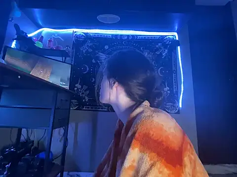 Snapshot of Thedeepwebcutie chatting on May 4, 8:10 am Thedeepwebcutie online show from May 4, 8:10 am