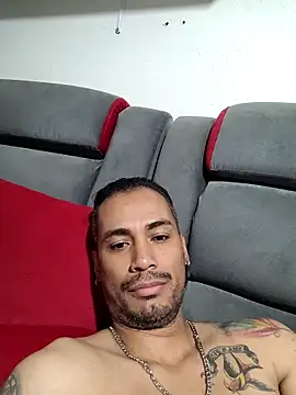 Snapshot of Michell85 chatting on October 24, 10:17 pm Michell85 online show from October 24, 10:17 pm