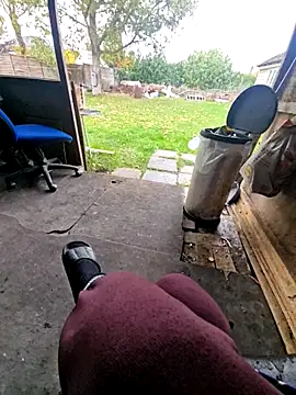 Snapshot of bbyxklaus chatting on October 28, 1:47 pm bbyxklaus online show from October 28, 1:47 pm