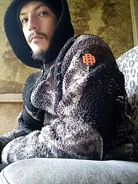 Snapshot of bbyxklaus chatting on October 31, 1:45 pm bbyxklaus online show from October 31, 1:45 pm