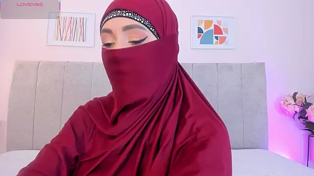 fatiima  online show from April 10, 7:07 pm