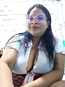 Snapshot of celeste122595 chatting on July 14, 3:55 am celeste122595 online show from July 14, 3:55 am