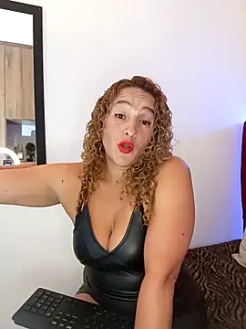 Snapshot of MilfTammyJones69 chatting on October 21, 7:36 pm MilfTammyJones69 online show from October 21, 7:36 pm