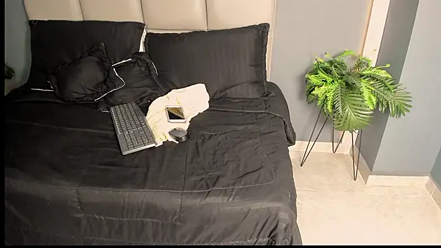 ArohomLester online show from January 14, 11:27 am