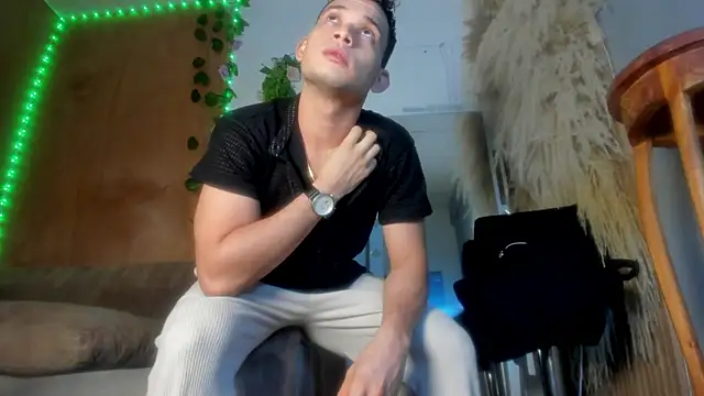 Snapshot of Jax_Thunder chatting on February 14, 1:41 pm Jax Thunder online show from February 14, 1:41 pm