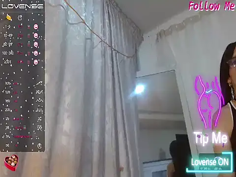 Snapshot of NATTYDOLL74 chatting on November 6, 8:43 pm NATTYDOLL74 online show from November 6, 8:43 pm