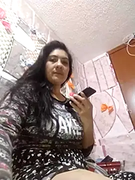 luzdelunas online show from October 29, 11:39 pm