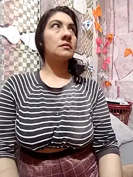 luzdelunas online show from November 1, 1:51 am