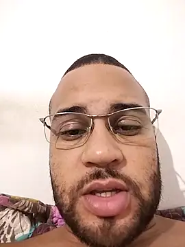 Snapshot of Jonathanbarreto chatting on April 3, 3:04 am Jonathanbarreto online show from April 3, 3:04 am