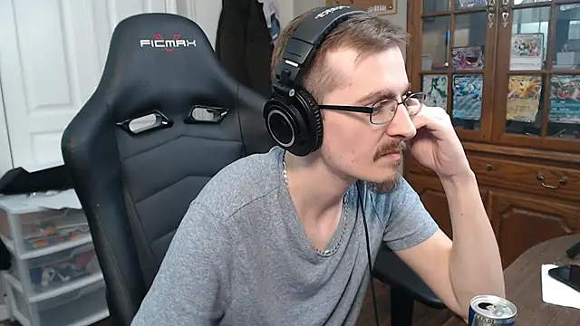 Snapshot of CasuallyCorrupt chatting on October 27, 11:52 pm CasuallyCorrupt online show from October 27, 11:52 pm