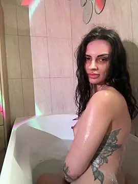 Snapshot of wwwdddccc1 chatting on January 8, 10:17 am wwwdddccc1 online show from January 8, 10:17 am