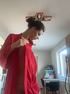 Snapshot of wwwdddccc1 chatting on February 19, 7:37 am wwwdddccc1 online show from February 19, 7:37 am