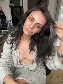 Snapshot of wwwdddccc1 chatting on February 20, 2:06 pm wwwdddccc1 online show from February 20, 2:06 pm