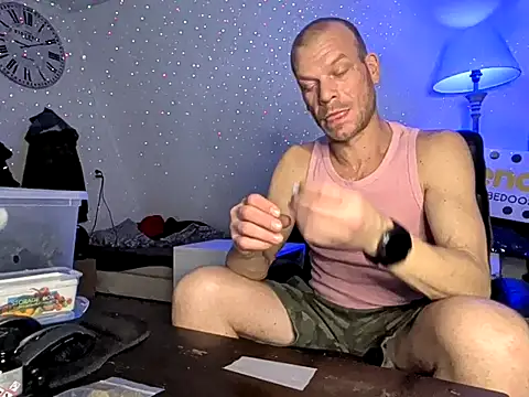 Snapshot of Kinky_Play1 chatting on February 1, 8:07 pm Kinky Play1 online show from February 1, 8:07 pm