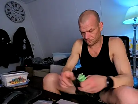 Snapshot of Kinky_Play1 chatting on February 10, 6:45 pm Kinky Play1 online show from February 10, 6:45 pm