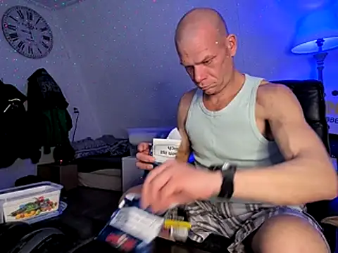 Snapshot of Kinky_Play1 chatting on February 25, 7:56 pm Kinky Play1 online show from February 25, 7:56 pm