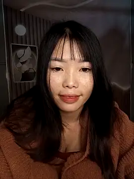 Snapshot of Fish_yellow chatting on November 4, 8:19 pm Fish yellow online show from November 4, 8:19 pm