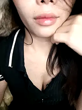 Snapshot of Fish_yellow chatting on November 5, 10:10 pm Fish yellow online show from November 5, 10:10 pm