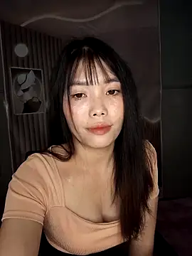 Snapshot of Fish_yellow chatting on November 8, 1:00 pm Fish yellow online show from November 8, 1:00 pm