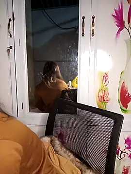 Snapshot of Fish_yellow chatting on November 13, 7:24 pm Fish yellow online show from November 13, 7:24 pm