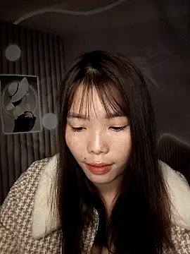 Snapshot of Fish_yellow chatting on November 14, 9:35 pm Fish yellow online show from November 14, 9:35 pm