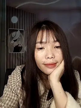 Snapshot of Fish_yellow chatting on November 15, 10:15 pm Fish yellow online show from November 15, 10:15 pm