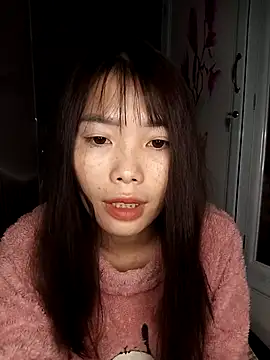 Snapshot of Fish_yellow chatting on November 18, 10:14 pm Fish yellow online show from November 18, 10:14 pm