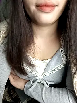 Snapshot of Fish_yellow chatting on November 23, 10:42 pm Fish yellow online show from November 23, 10:42 pm