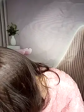 Snapshot of Fish_yellow chatting on November 28, 8:55 pm Fish yellow online show from November 28, 8:55 pm