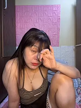 Snapshot of Butterfly_kee chatting on December 2, 1:33 am Butterfly kee online show from December 2, 1:33 am