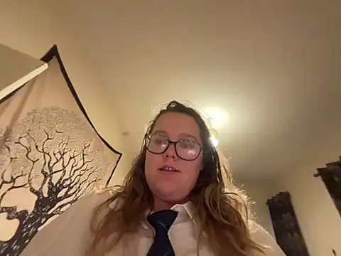 Snapshot of Scarletcum22 chatting on December 15, 8:07 am Scarletcum22 online show from December 15, 8:07 am