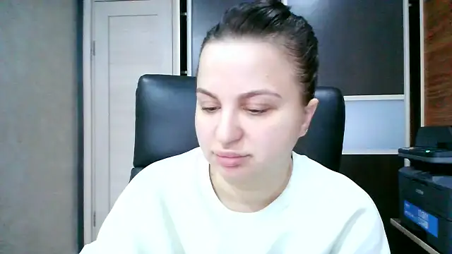 Denalynn online show from February 24, 1:47 am