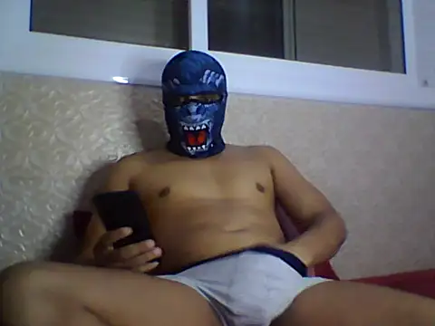 Snapshot of thehardmoroccan93 chatting on October 24, 2:24 pm thehardmoroccan93 online show from October 24, 2:24 pm