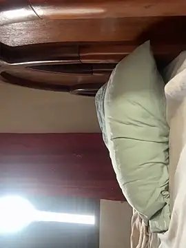 Snapshot of wellingtonmds chatting on October 23, 10:25 am wellingtonmds online show from October 23, 10:25 am