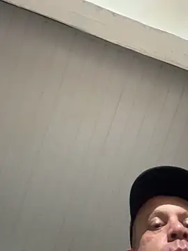 Snapshot of wellingtonmds chatting on November 15, 11:43 pm wellingtonmds online show from November 15, 11:43 pm