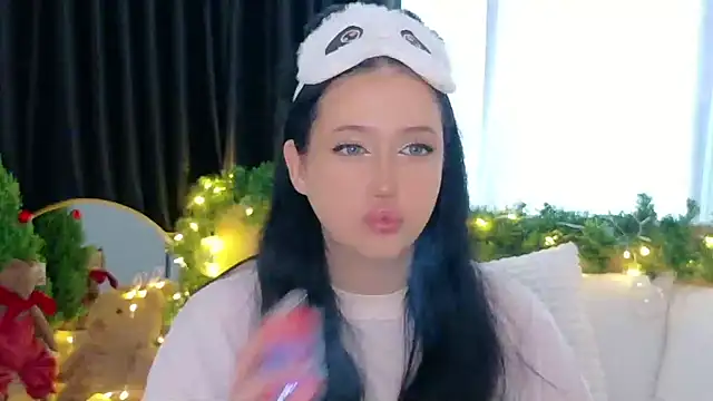 Snapshot of Felicia_Herceg chatting on December 13, 11:32 pm Felicia Herceg online show from December 13, 11:32 pm