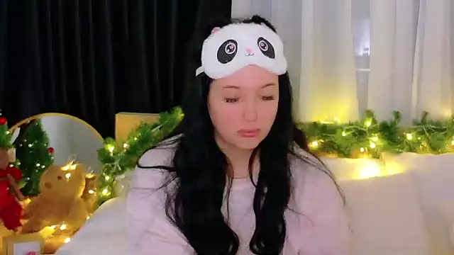 Snapshot of Felicia_Herceg chatting on December 14, 5:29 pm Felicia Herceg online show from December 14, 5:29 pm