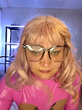 LunaXshade online show from February 16, 6:48 pm