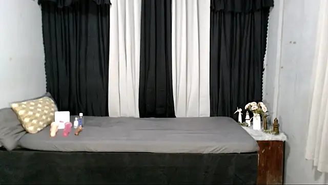 yourhottestzoey online show from October 25, 3:07 pm