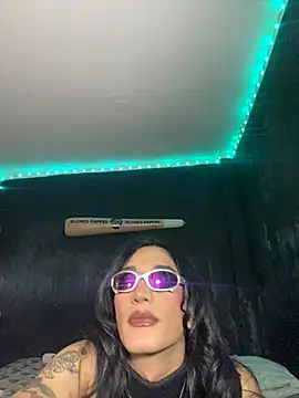 Snapshot of NikitaDragunXXX chatting on November 1, 12:23 am NikitaDragunXXX online show from November 1, 12:23 am