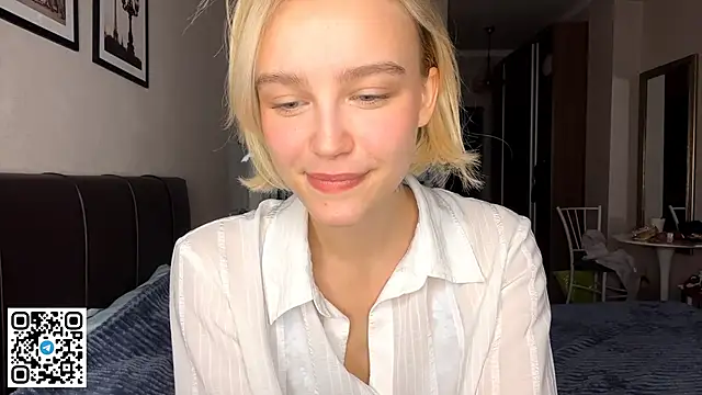 Snapshot of MelodyImam chatting on October 25, 2:35 pm MelodyImam online show from October 25, 2:35 pm