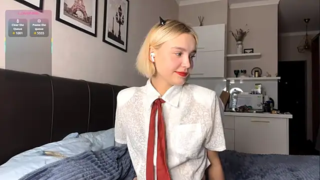 Snapshot of MelodyImam chatting on October 31, 4:19 pm MelodyImam online show from October 31, 4:19 pm