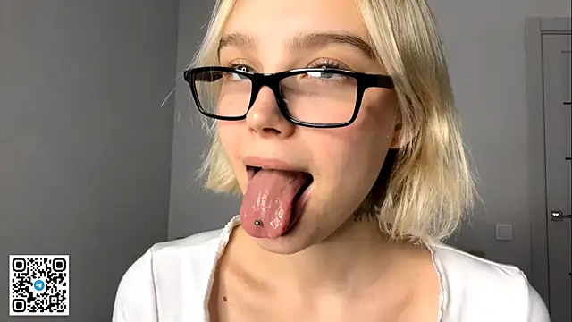 Snapshot of MelodyImam chatting on November 19, 2:50 pm MelodyImam online show from November 19, 2:50 pm