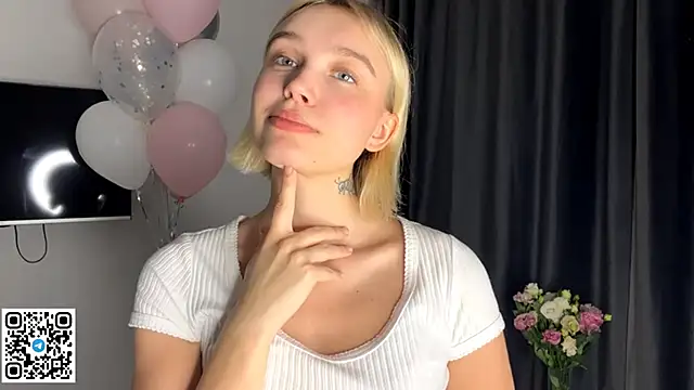 Snapshot of MelodyImam chatting on November 21, 3:22 pm MelodyImam online show from November 21, 3:22 pm